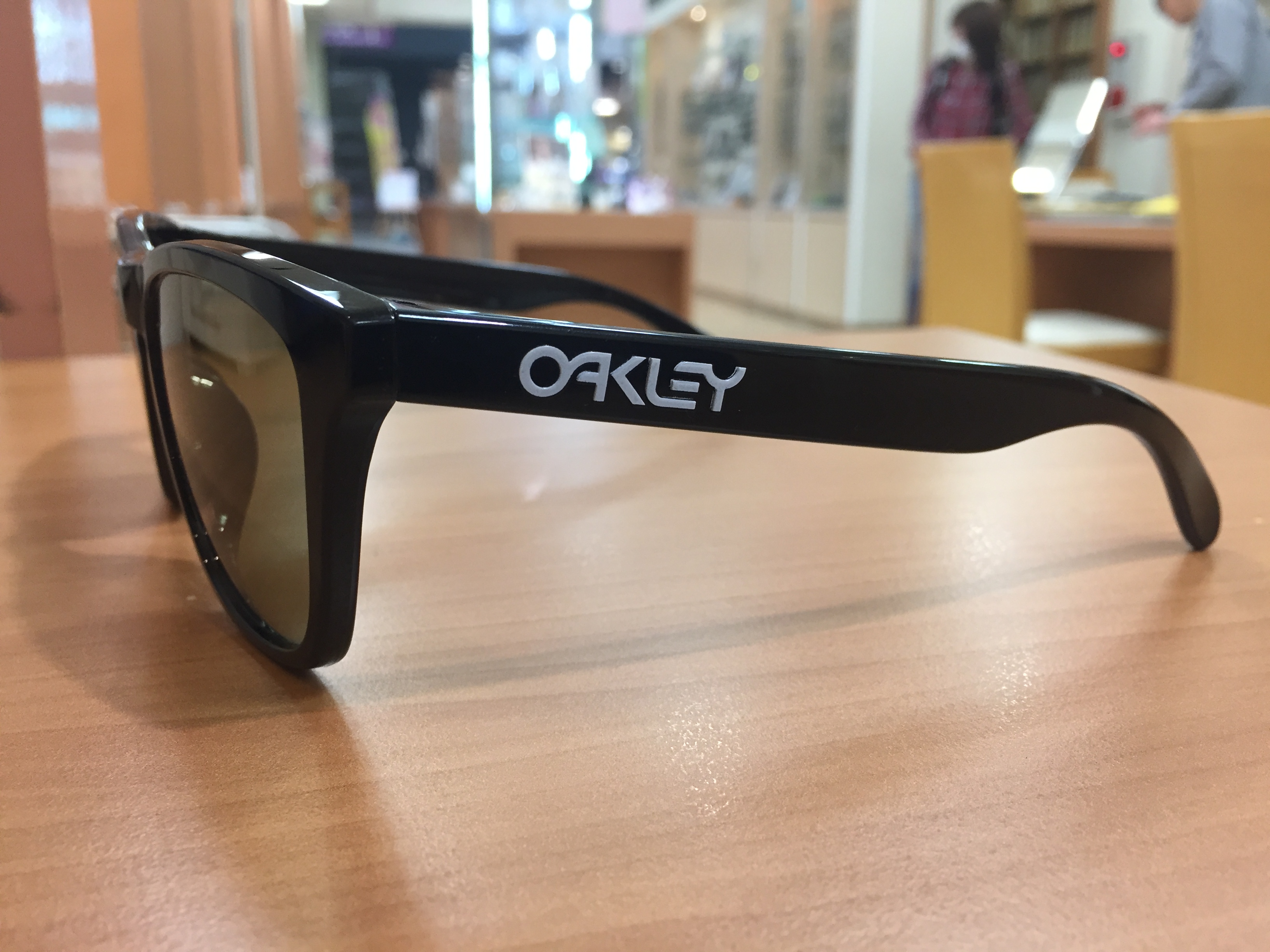 偏光サングラスプロショップ】兵庫県尼崎市よりバス釣り用にOAKLEY