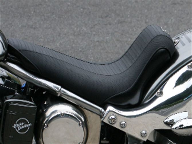 ハーレー サンダンス コブラシート TC88 ソフテイル ハーレー