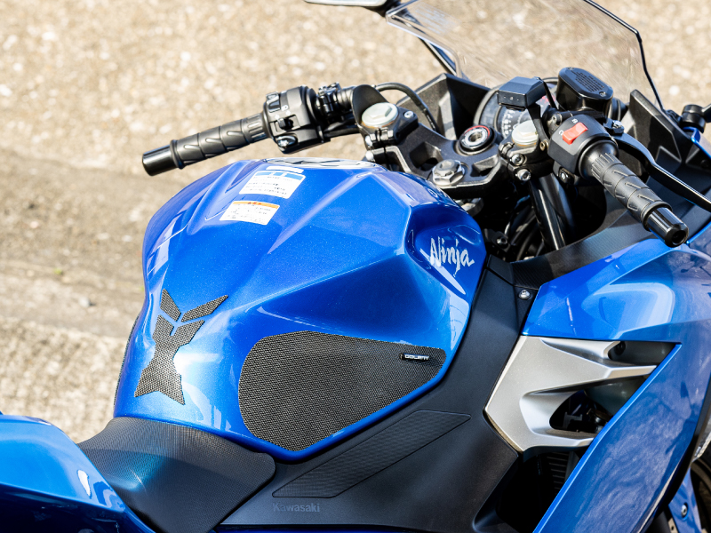 GOLEM CONVEX TANKPAD for Ninja250/400 | TEOGONIA