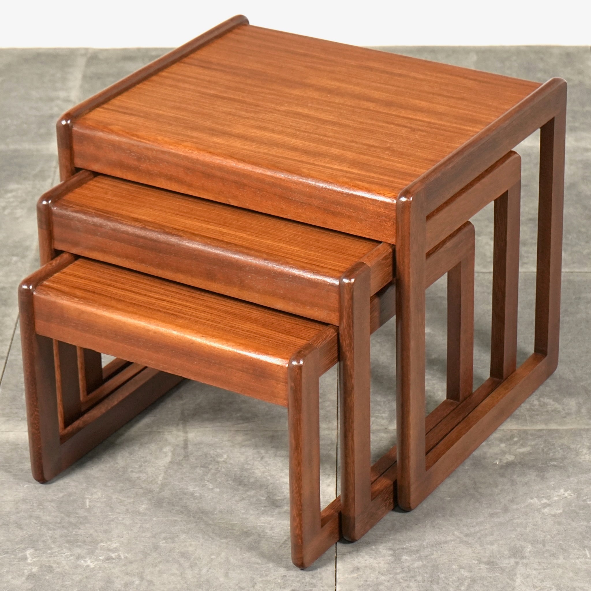 SUNELM】ヴィンテージ ネストテーブル – TIME HYPE