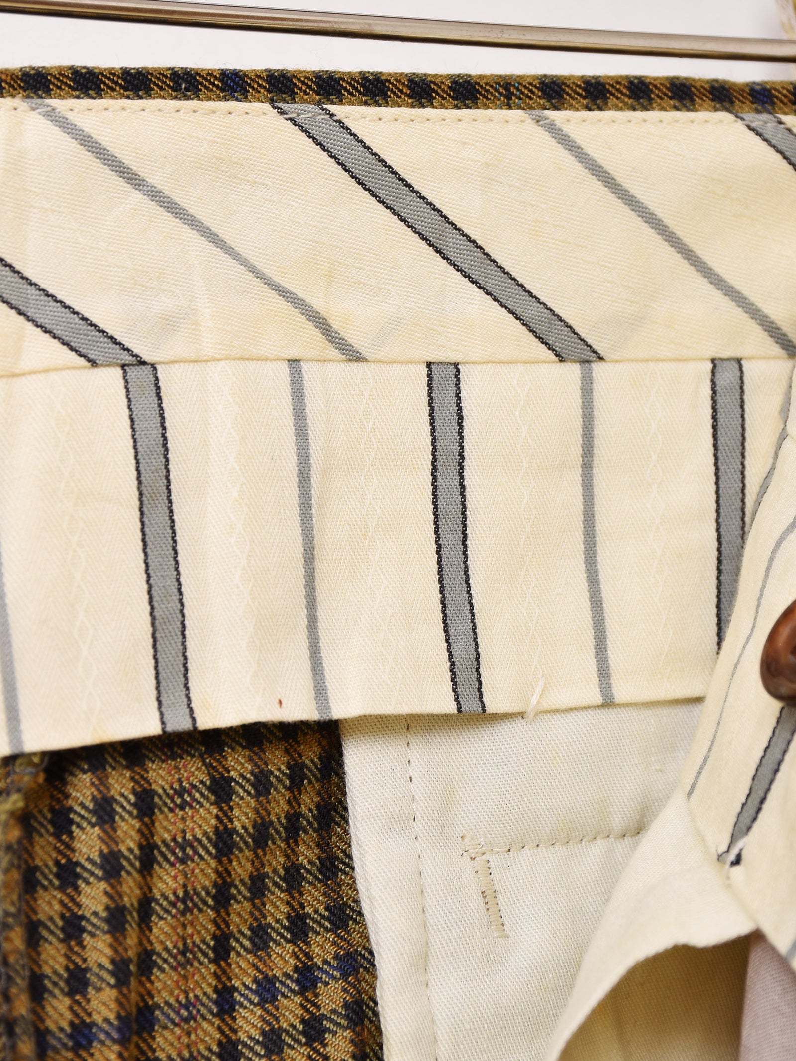 リメイク ドッキングネクタイ フレアパンツ W34 – 古着屋Top of the