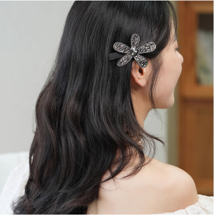 楽天市場】2個セット ヘアクリップ キラキラ 黒 ヘアクリップ ヘア