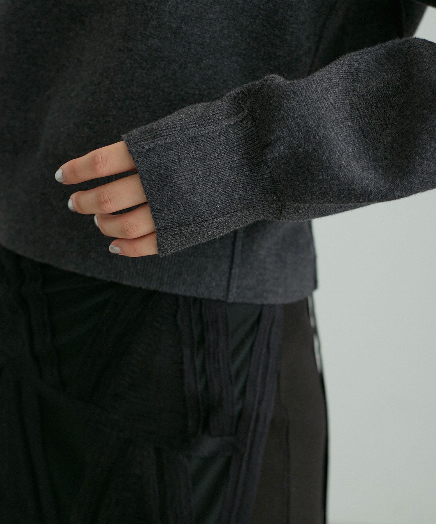 ADAM ET ROPE'｜【サステナブル・洗える】フェルト刺しゅうニットプル