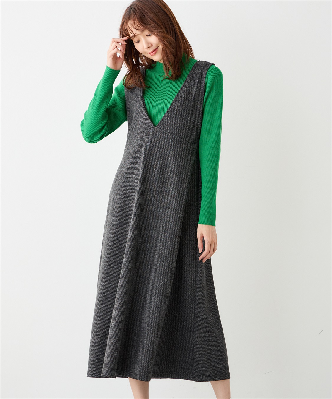 Vネックフレアジャンパースカート Petit Honfleur｜クロスプラス公式