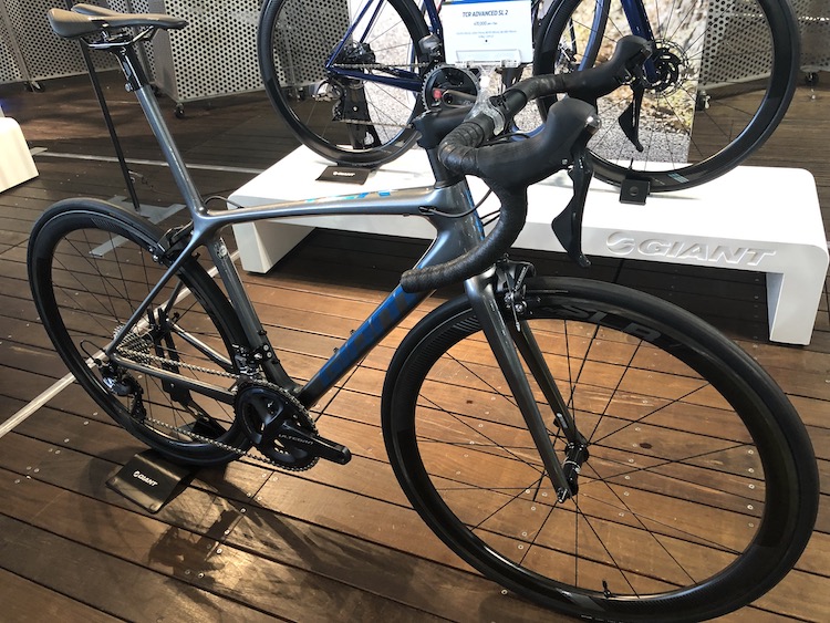 GUSTO（グスト）大人気・お買い得 カーボンロード 【 RCR