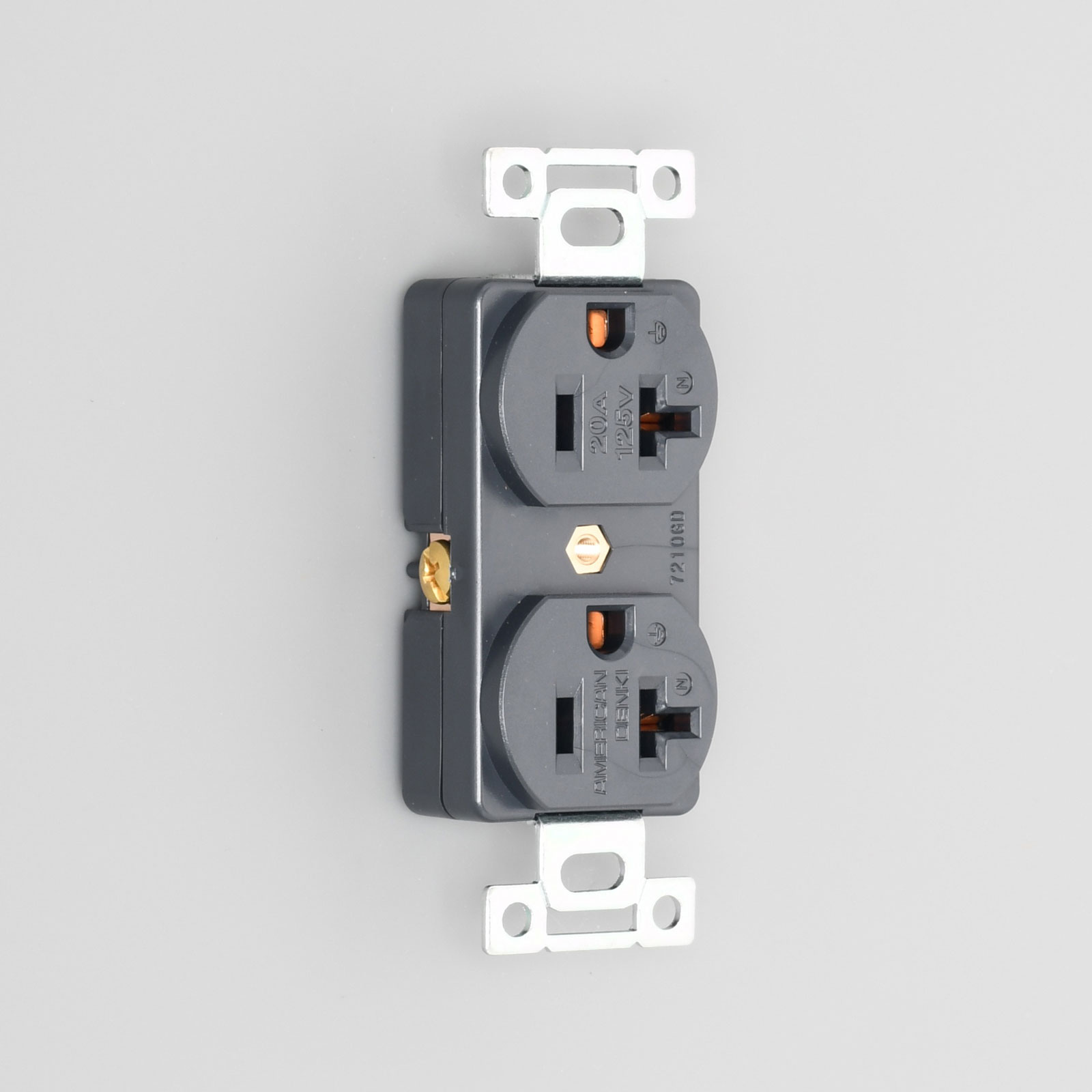 7210GD 接地形2P 20A 125V (NEMA 5-20) 複式埋込コンセント