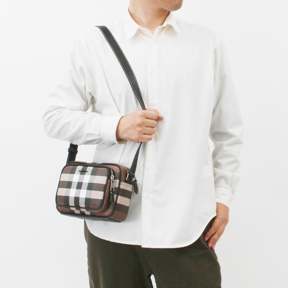 バーバリー ショルダーバッグ/クロスボディ バッグ メンズ レディース