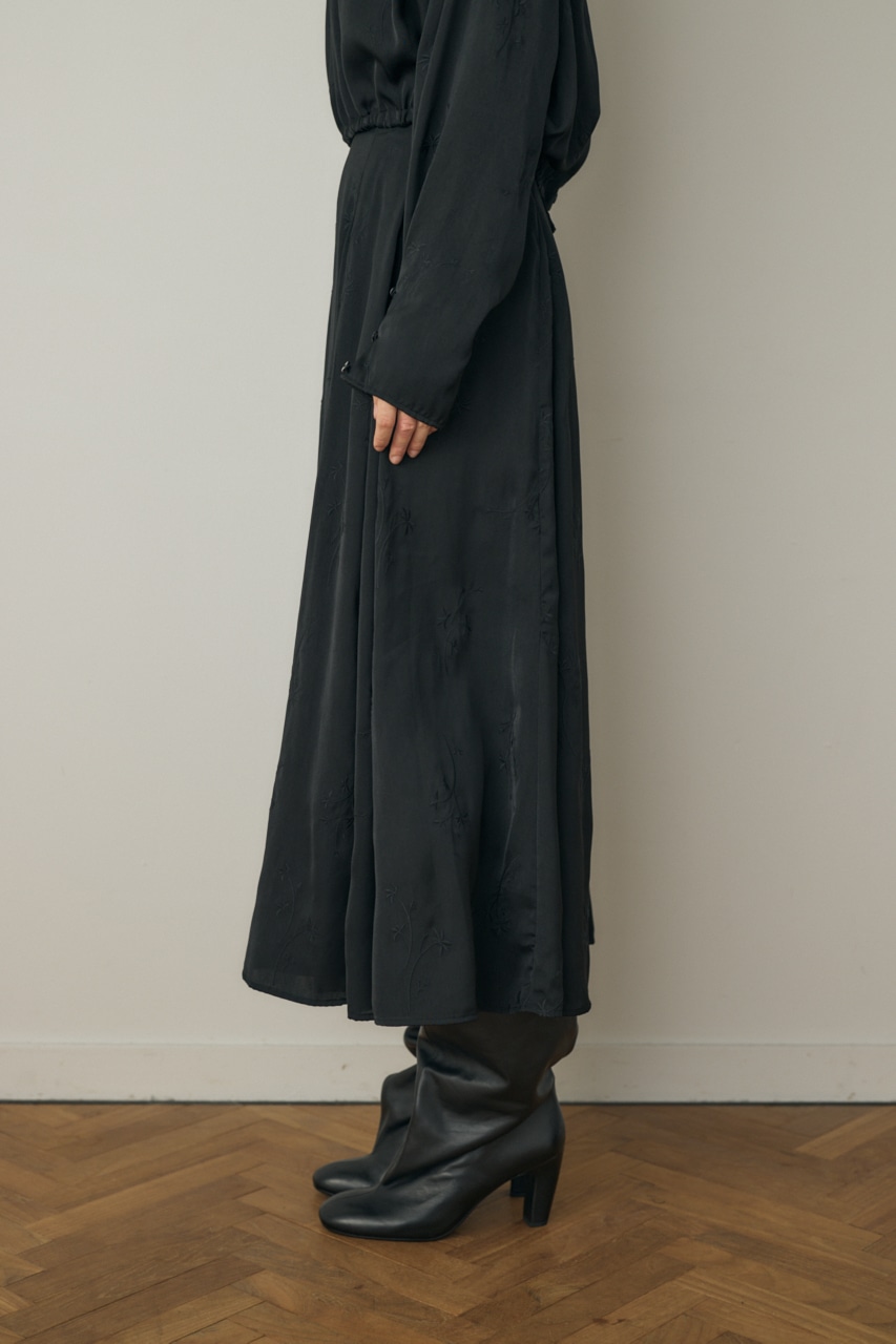 M_ | 花柄刺繍フレアスカート リサイクルポリエステル使用 (スカート