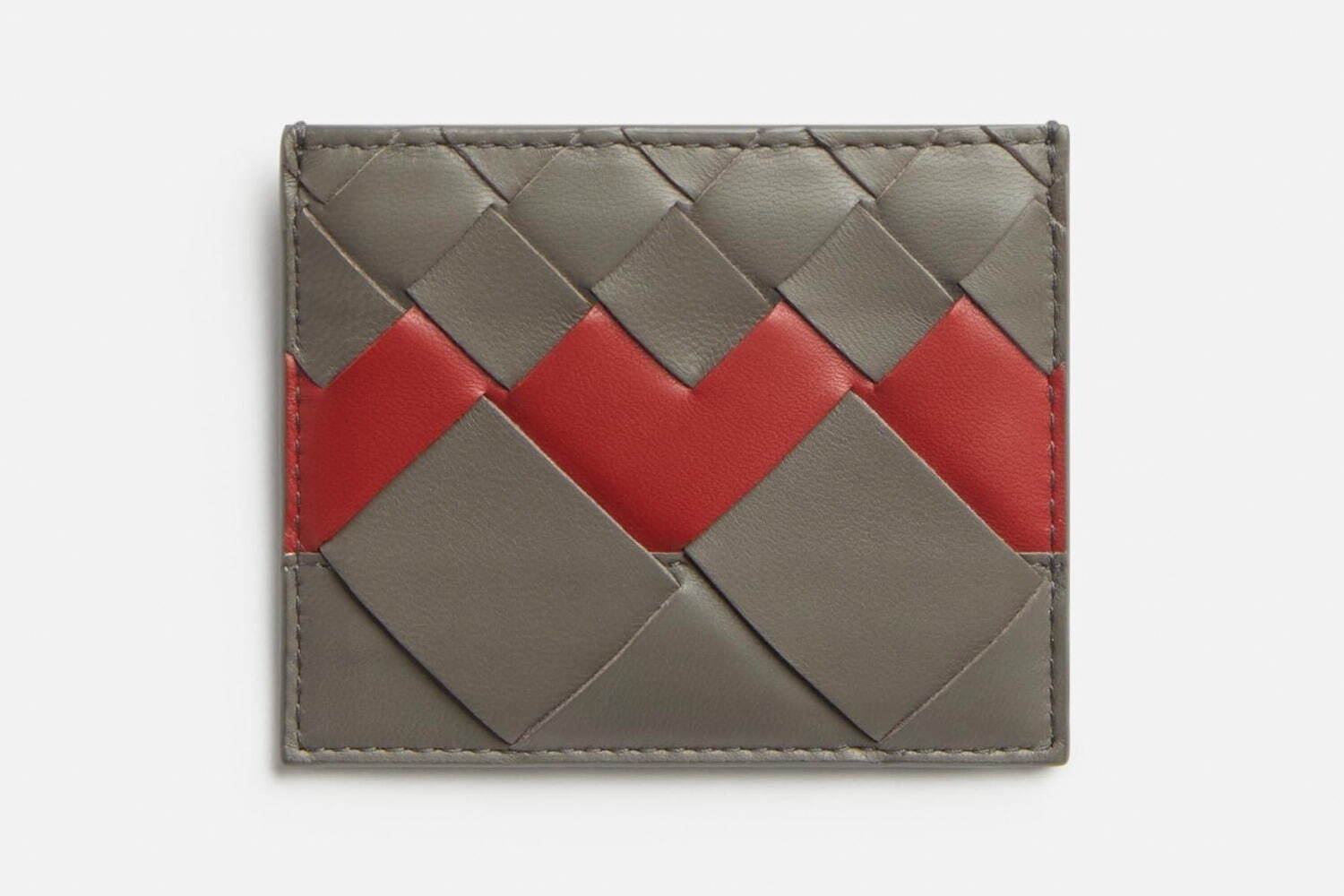 ボッテガ・ヴェネタ25年バレンタイン“ハート浮かぶ”イントレチャート