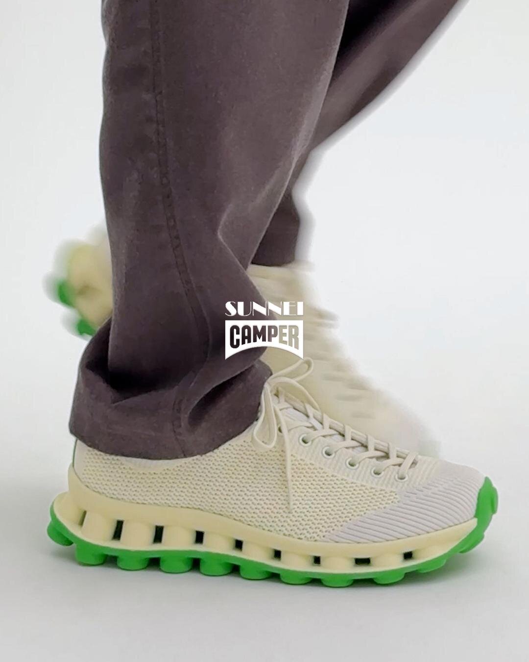 カンペール×スンネイ“ボール形状ソール”スニーカー、オレンジ＆ピンク