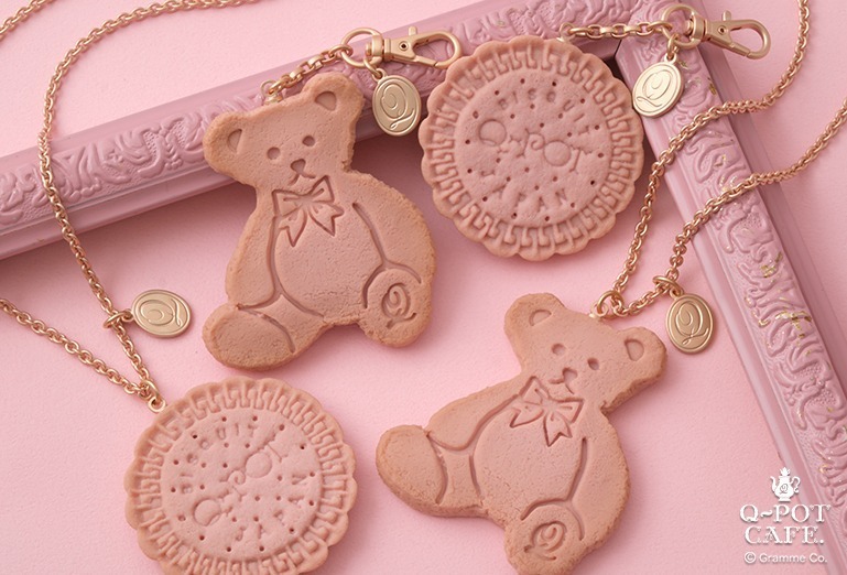 Q-pot.“焼きたてクッキー”アクセサリー、テディベアネックレス
