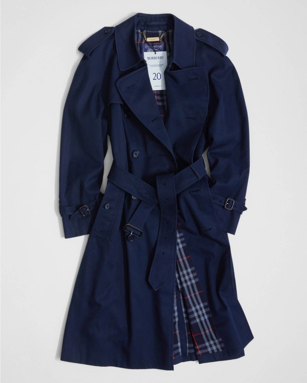 バーバリー、修復した”1999年以前”のトレンチコートが伊勢丹新宿に