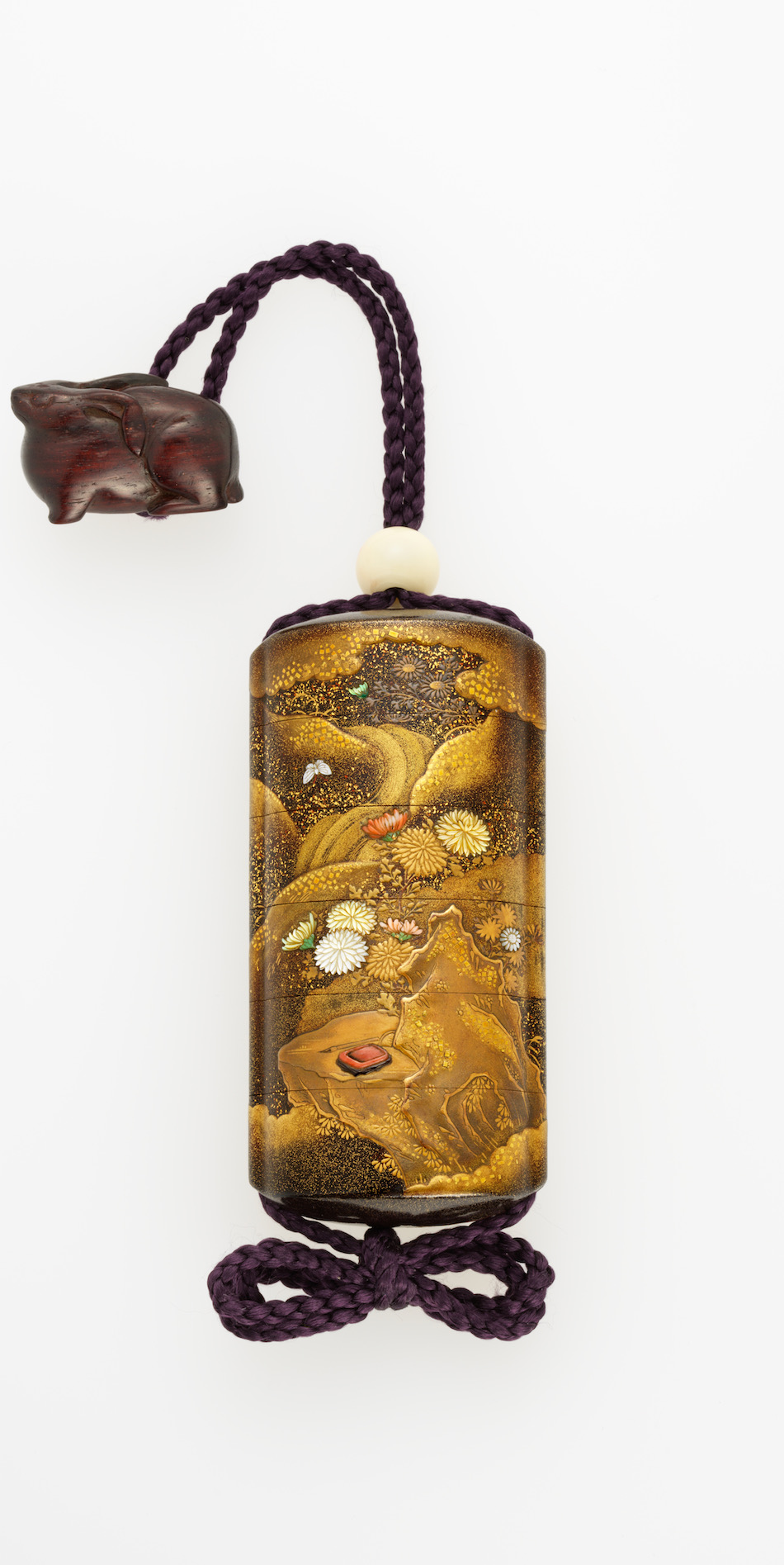 菊慈童蒔絵印籠 銘 梶川作（榮） | 梶川 | 収蔵品詳細 | 作品を知る