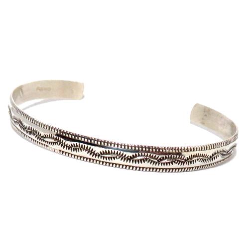 インディアンジュエリー バングル ナバホ族のブレスレット シルバー