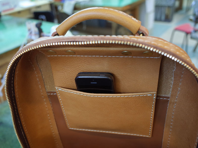 大人のランドセルのような本革のビートルリュック｜革鞄・革小物のHERZ