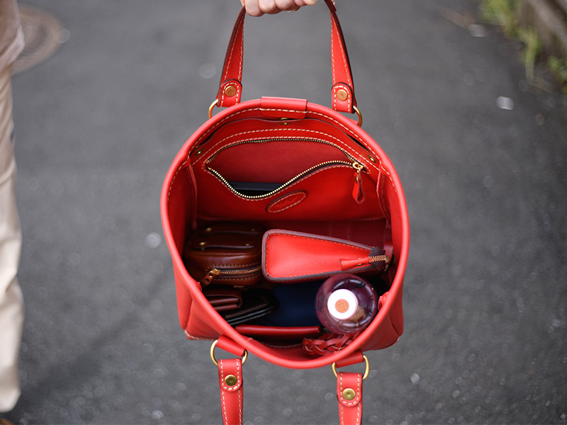 オンラインショップスタッフ斎藤、バケツ型トート(T-70)Sサイズを愛用