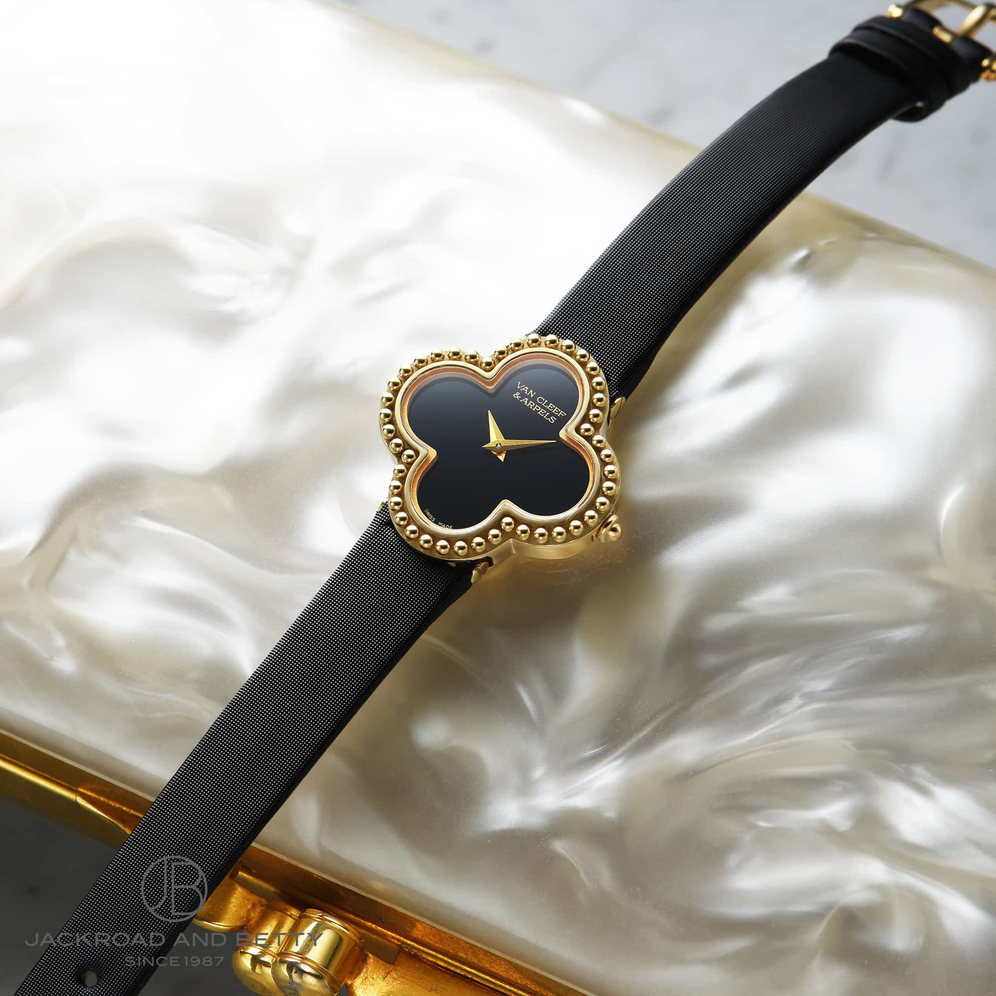 アルハンブラ スモールモデル ウォッチ[VCARD21900] Alhambra Medium