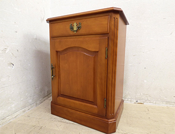 横浜ダニエル（DANIEL）アーリーアメリカンシリーズ 電話台チェスト