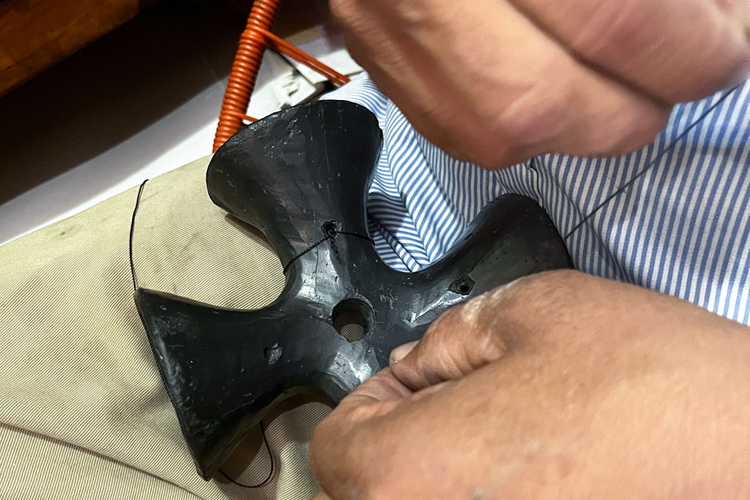 黒陶の4つベル「エスキールラ」- LABRAVA [メキシコ 民芸 フォーク