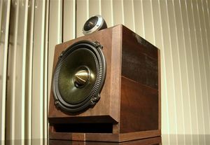 ALL無垢のスピーカーが発表されました – 無垢フローリングの選び方・お