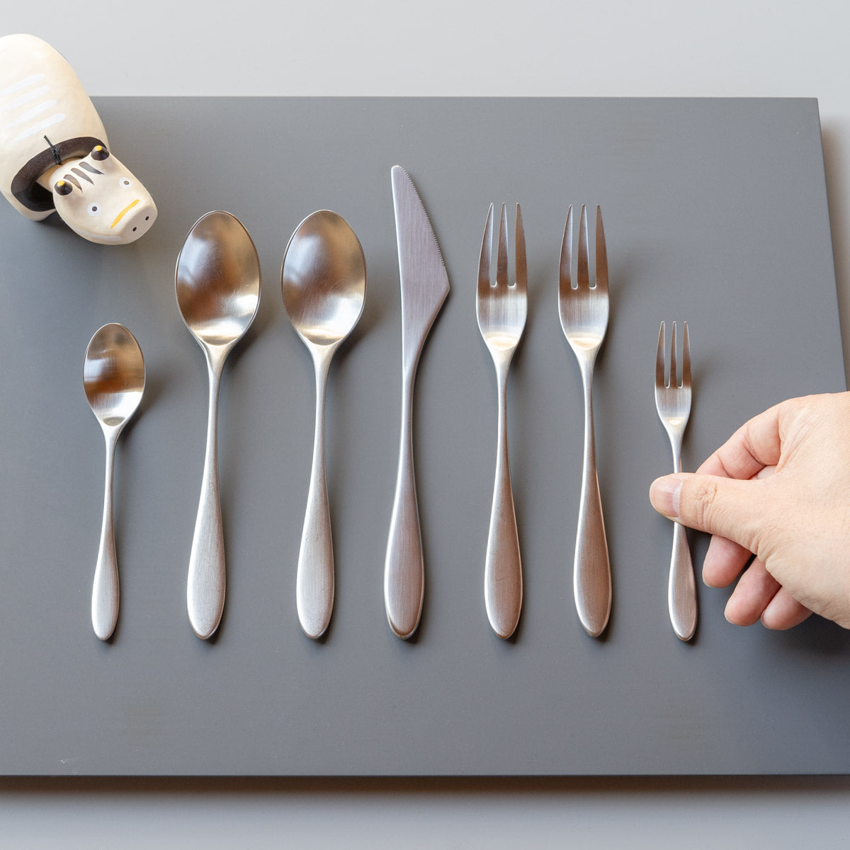 おしゃれなカトラリーなら燕産のマットなボレロがおすすめ – デザイン