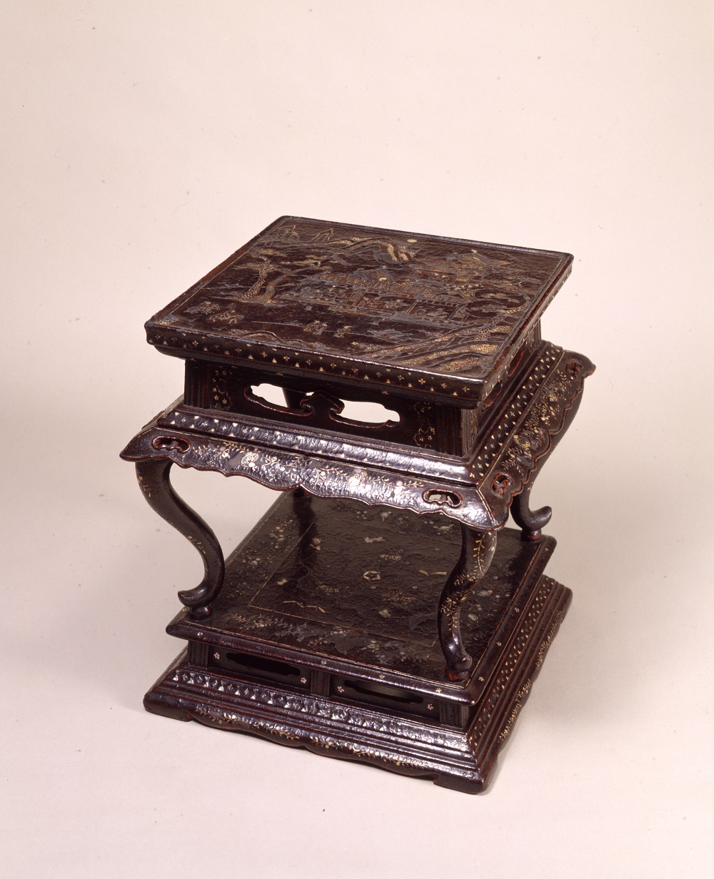 黒漆楼閣山水螺鈿卓 - 収蔵美術品 | 横浜 三溪園