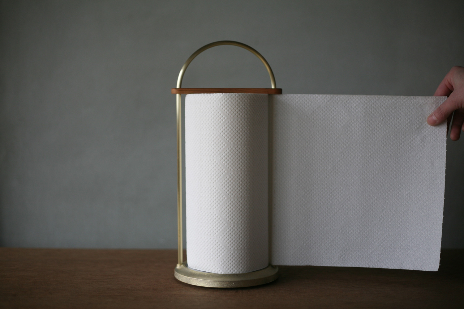 FUTAGAMI - 鋳肌キッチンペーパーホルダー 全国送料無料 | 職人.com