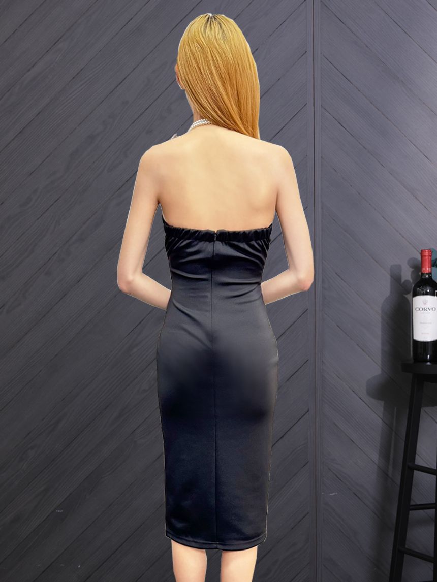 XSサイズあり【Veautt/ヴュート】【OF05】ホルターネック/ タック