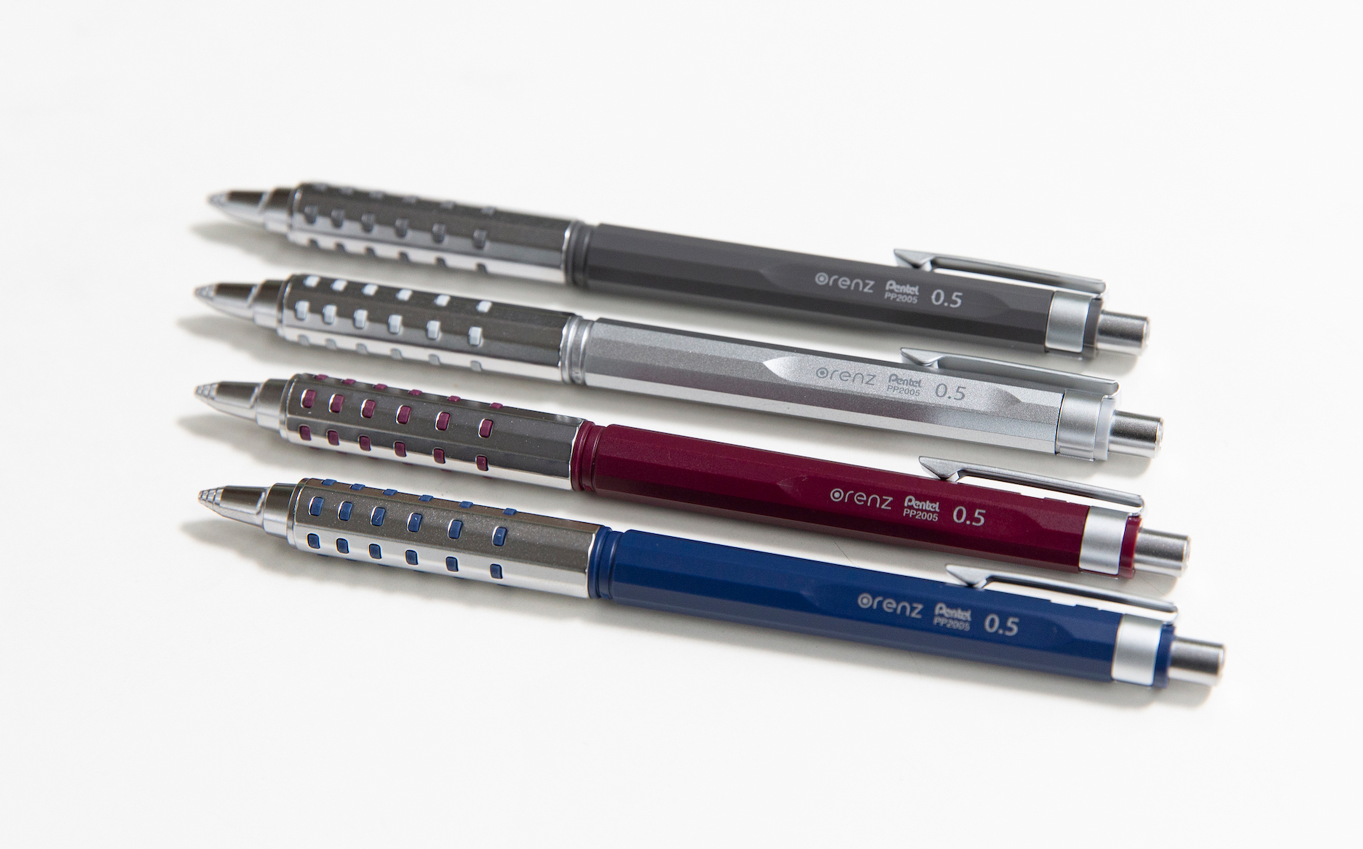 自動芯出しをこれからのシャープペンのスタンダードに。オレンズATに