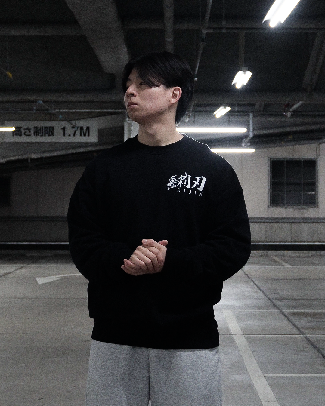 HEAVYWEIGHT ESSENTIAL CREW SWEATSHIRT BLACK – RIJIN