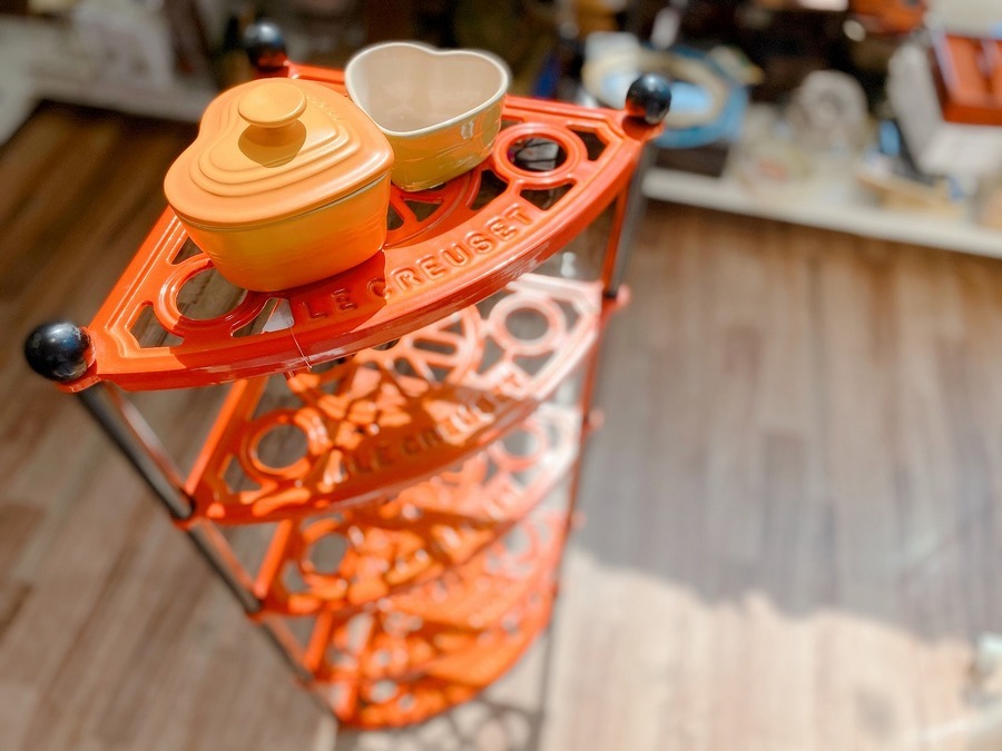 見せる収納】LE CREUSET(ルクルーゼ)のラックをご紹介☆【市川店