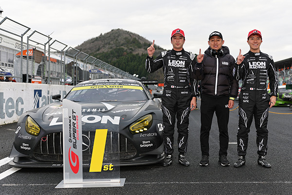 2025 SUPER GT Rd.1岡山 #65 LEON PYRAMID AMG 優勝 TWS