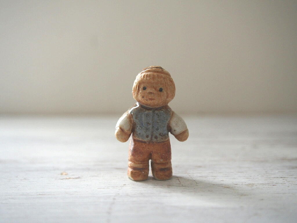 北欧ヴィンテージ Rutebo keramik 子供の置物 - a n t e n n a
