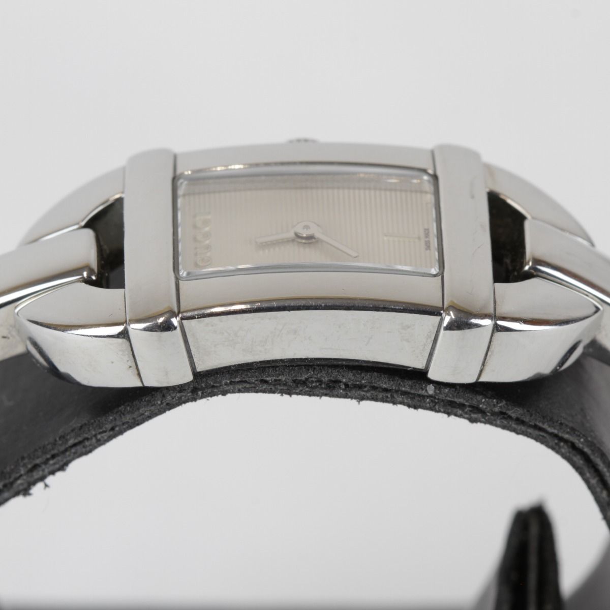 良品『USED』GUCCI【グッチ】 バングルウォッチ 6800L 箱有 腕時計