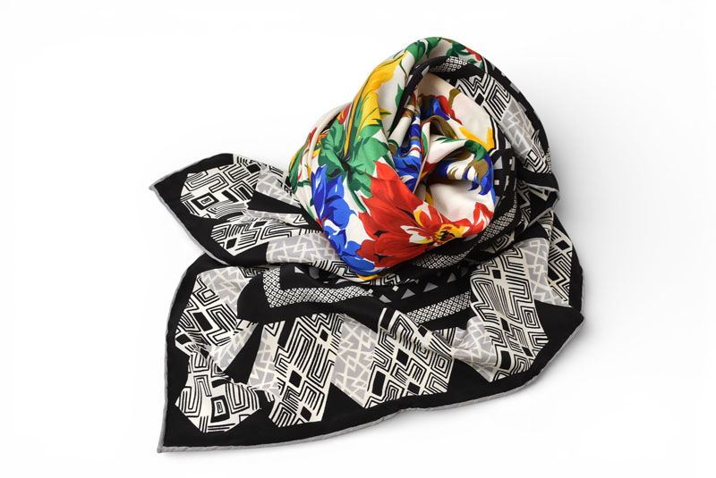 ティファニー 未使用 スカーフ Tiffany&co. シルクスカーフ フラワー