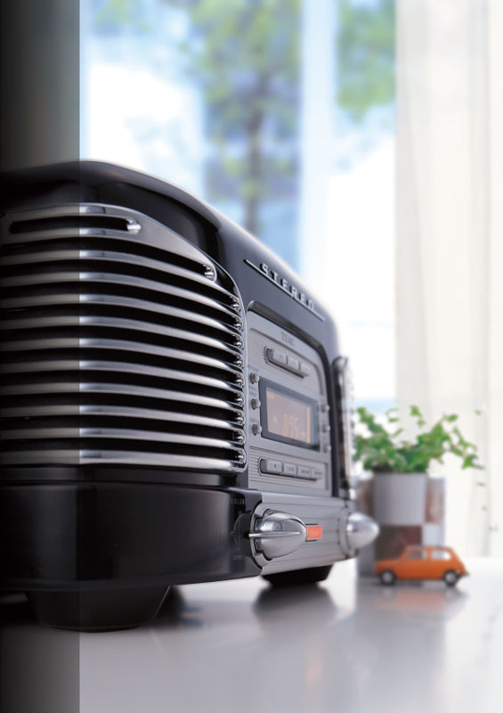 ティアック、USB端子搭載のレトロデザインなCDラジオ