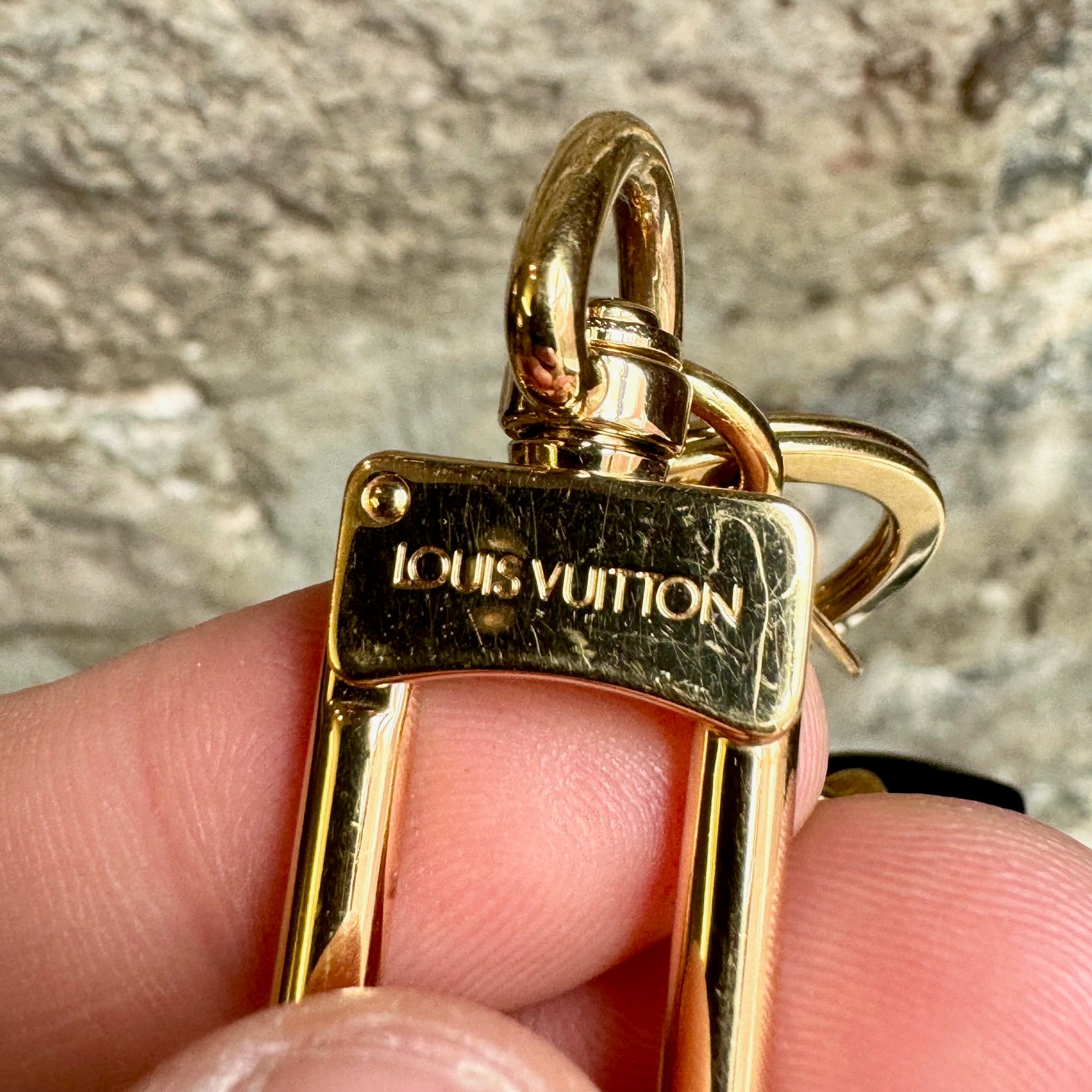 Louis Vuitton Gold Black LV Twist Key Holder Bag Charm – Boutique