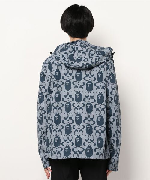 A BATHING APE（アベイシングエイプ）の「BAPE X COACH WINDBREAKER M