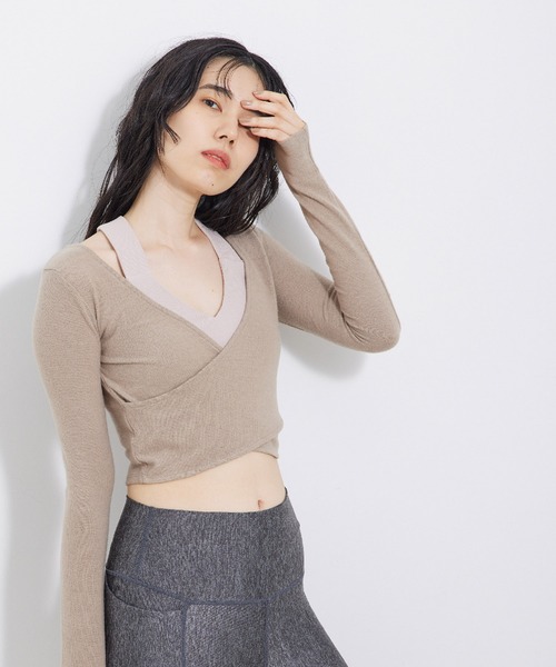 Alo Yoga（アロヨガ）の「【alo】AMELIA LUXE 長袖クロップドTシャツ