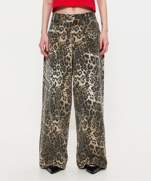 BEEDEN（ビーデン）の「LEOPARD PRINT WIDE STRAIGHT PANTS（その他