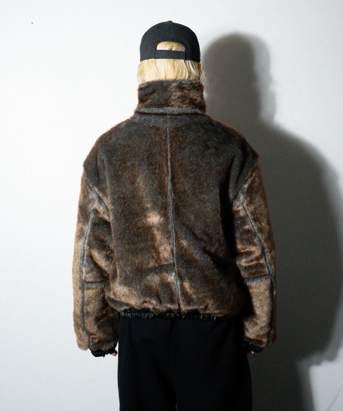Camphor wood（カンファーウッド）の「leather/fur faux reversible