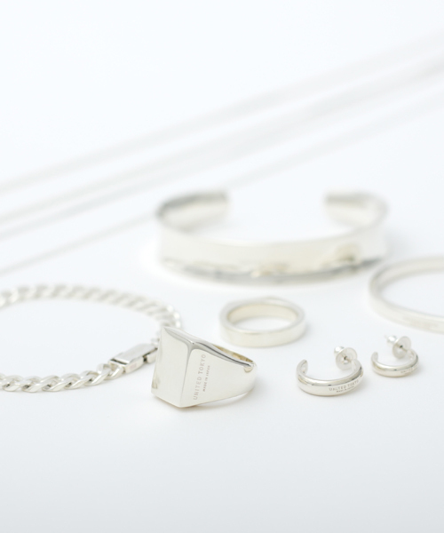 UNITED TOKYO（ユナイテッドトウキョウ）の「シルバーツイストバングル