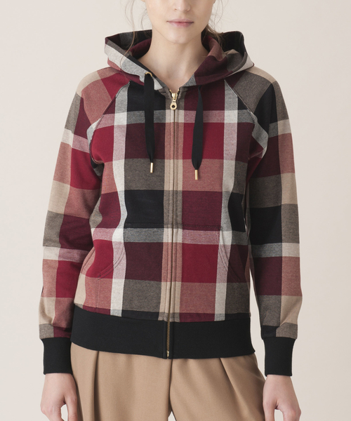 BLUE LABEL CRESTBRIDGE（ブルーレーベルクレストブリッジ）の