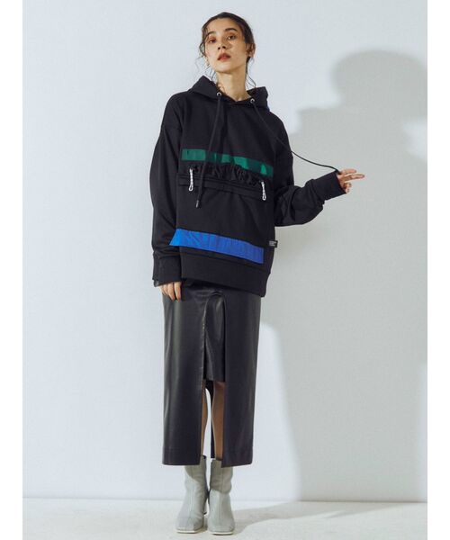 UN3D.（アンスリード）の「フェイクレザーレイヤードロングスカート