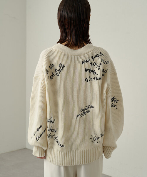 LOUNGEDRESS（ラウンジドレス）の「ロゴ刺繍カーディガン（ニット
