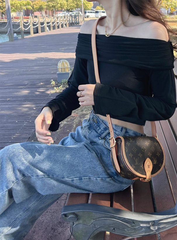 オフショルダーギャザークロップド丈トップス[an1594] | レディース