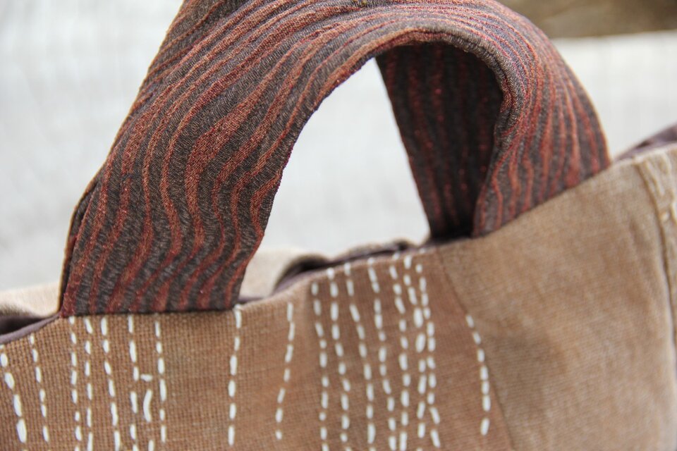 柿渋染め酒袋と帯の刺し子バッグ | iichi 日々の暮らしを心地よくする