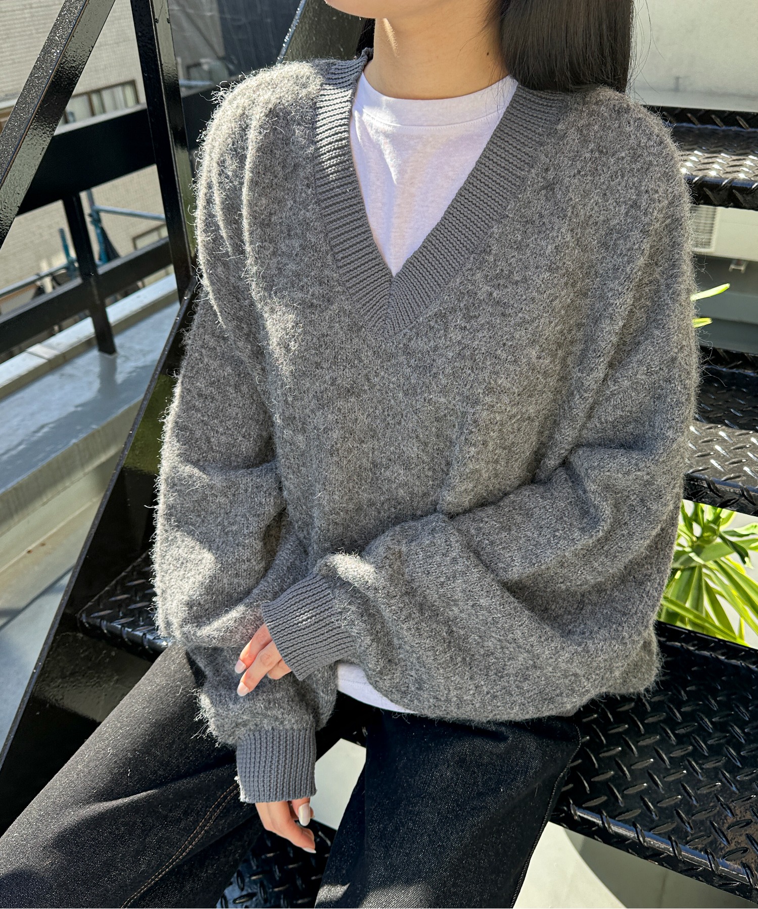 ハンドウォッシャブル】ウール混リブ異素材起毛Vネックニット