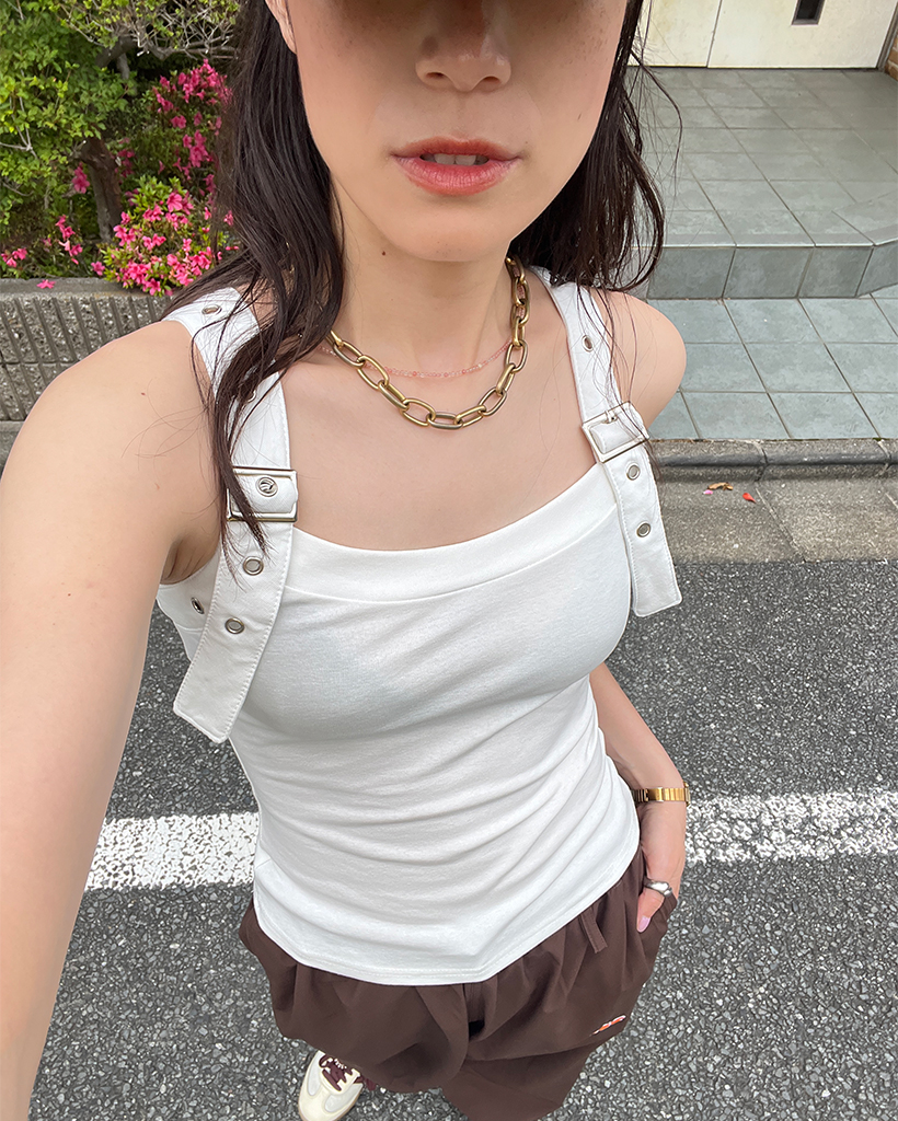 ベルトショルダースリムタンクトップ | ファッション通販サイト NUGU
