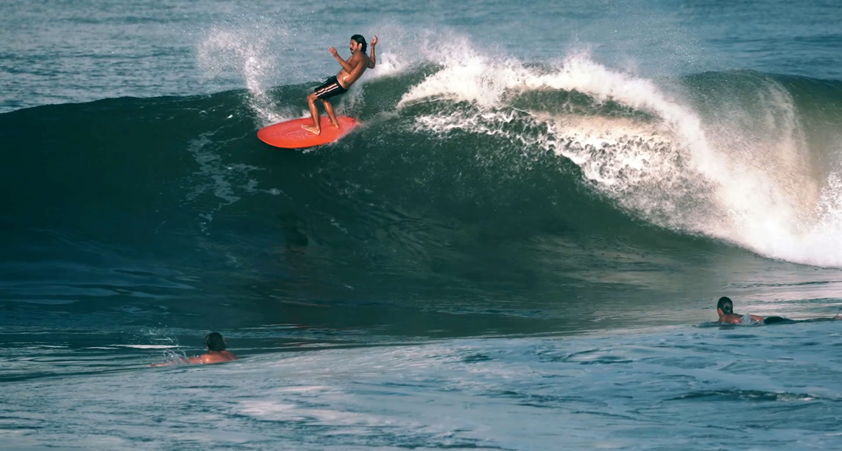 バリ島でCI Midに乗る！！ジャレッド・メルのセッション | チャネル